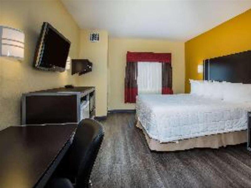 Days Inn & Suites By Wyndham Augusta Near Fort Eisenhower Eksteriør billede
