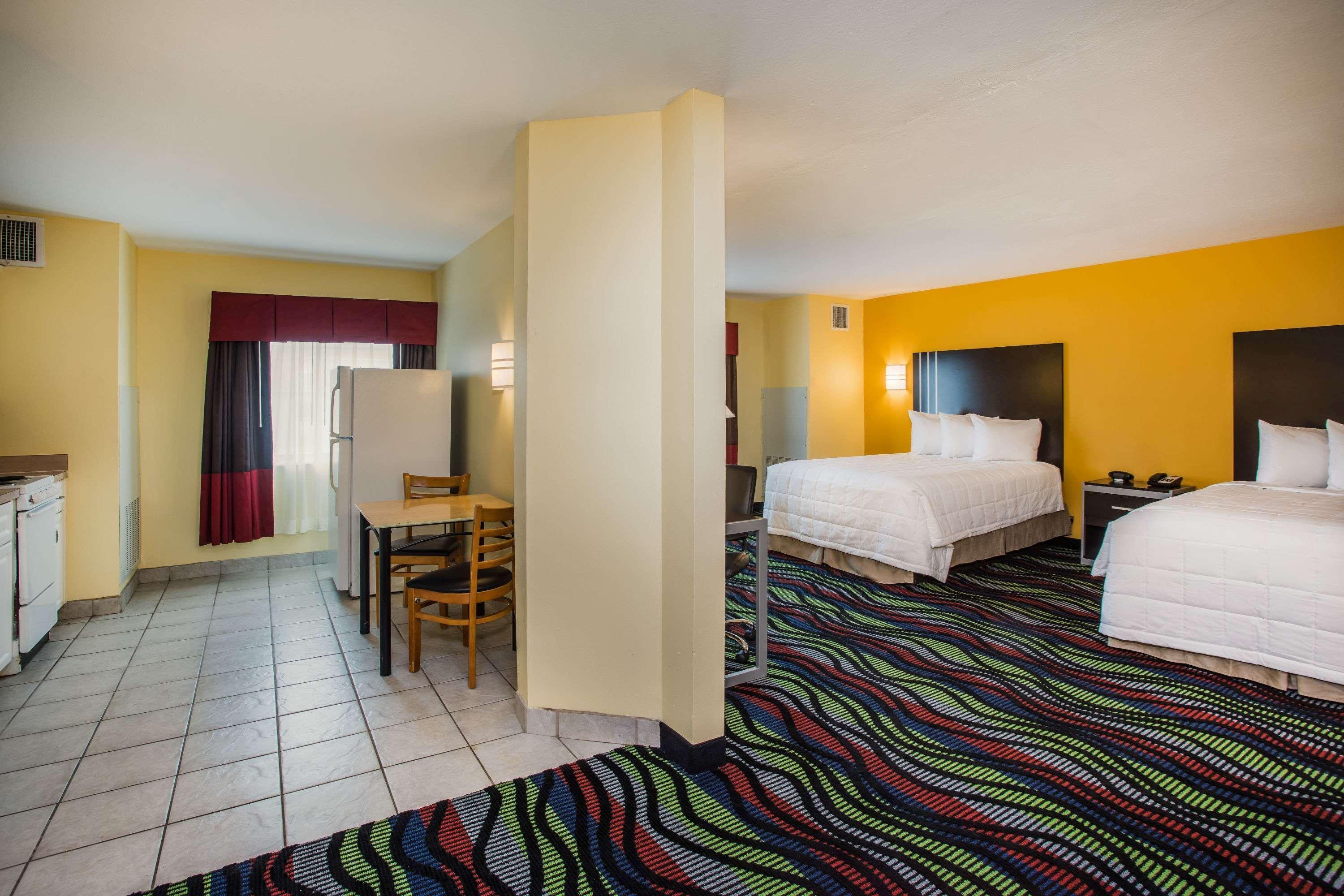 Days Inn & Suites By Wyndham Augusta Near Fort Eisenhower Eksteriør billede