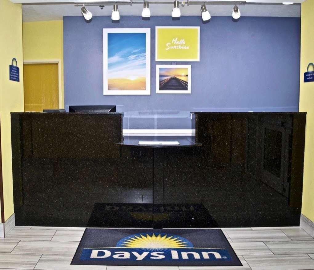 Days Inn & Suites By Wyndham Augusta Near Fort Eisenhower Eksteriør billede