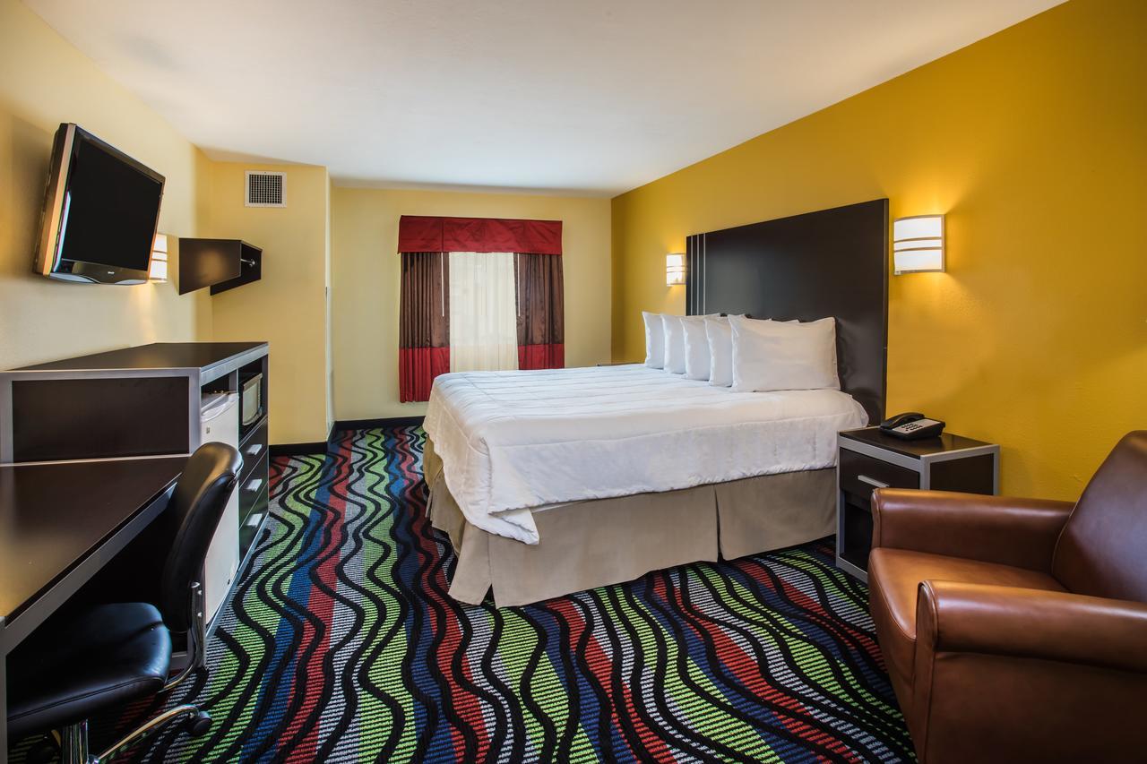 Days Inn & Suites By Wyndham Augusta Near Fort Eisenhower Eksteriør billede
