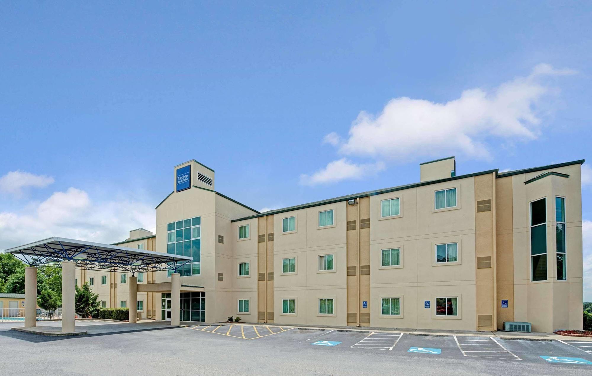 Days Inn & Suites By Wyndham Augusta Near Fort Eisenhower Eksteriør billede