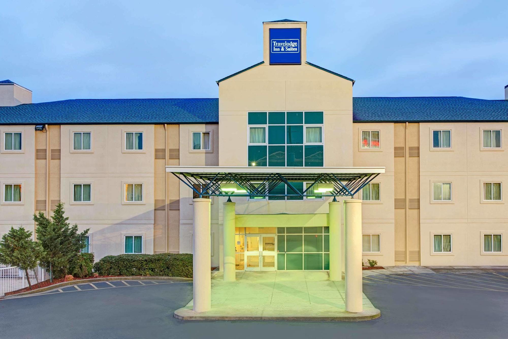 Days Inn & Suites By Wyndham Augusta Near Fort Eisenhower Eksteriør billede