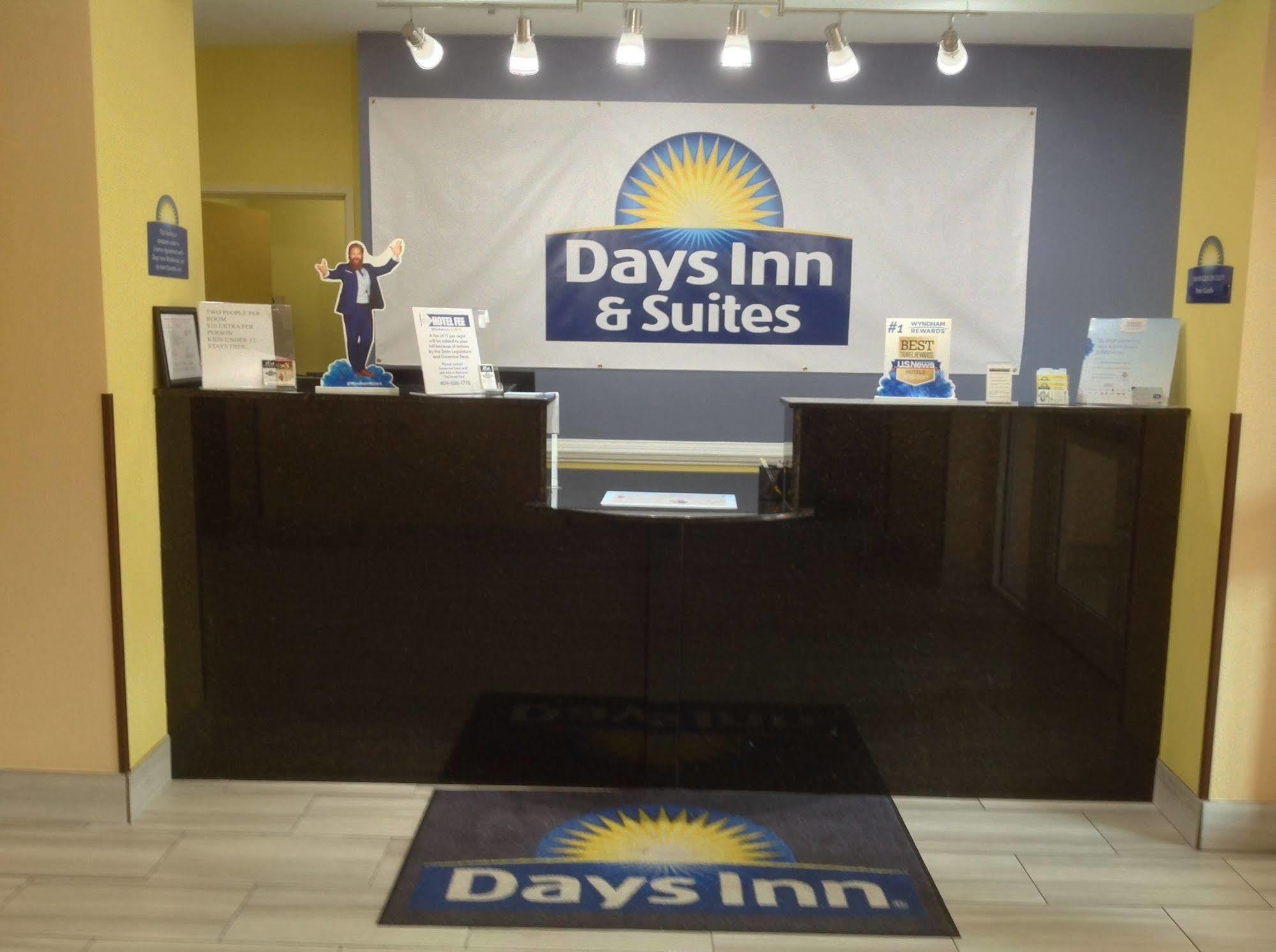 Days Inn & Suites By Wyndham Augusta Near Fort Eisenhower Eksteriør billede