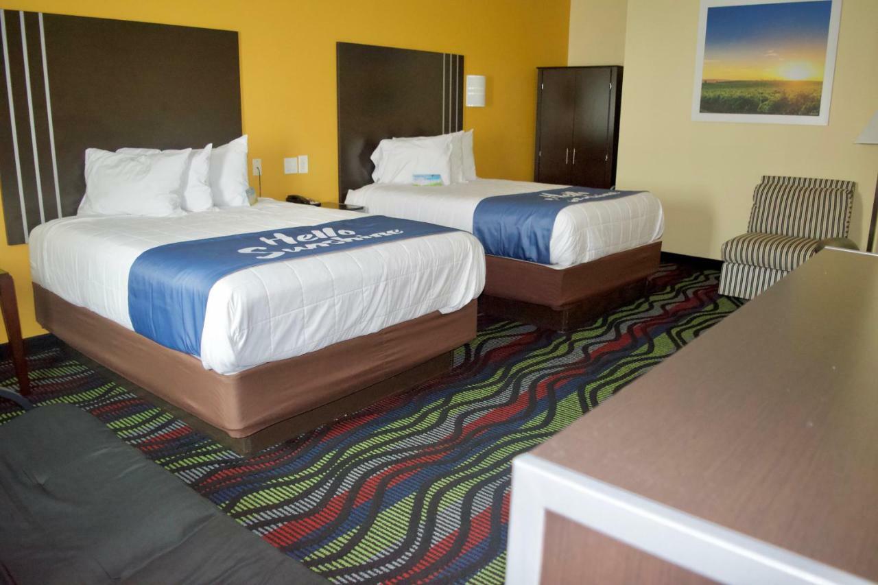 Days Inn & Suites By Wyndham Augusta Near Fort Eisenhower Eksteriør billede