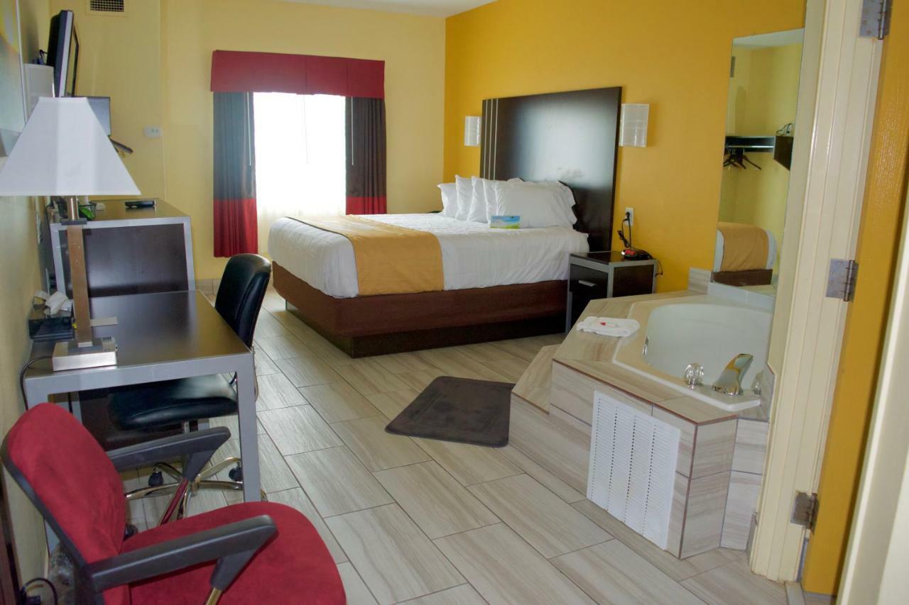 Days Inn & Suites By Wyndham Augusta Near Fort Eisenhower Eksteriør billede