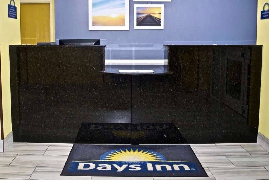 Days Inn & Suites By Wyndham Augusta Near Fort Eisenhower Eksteriør billede